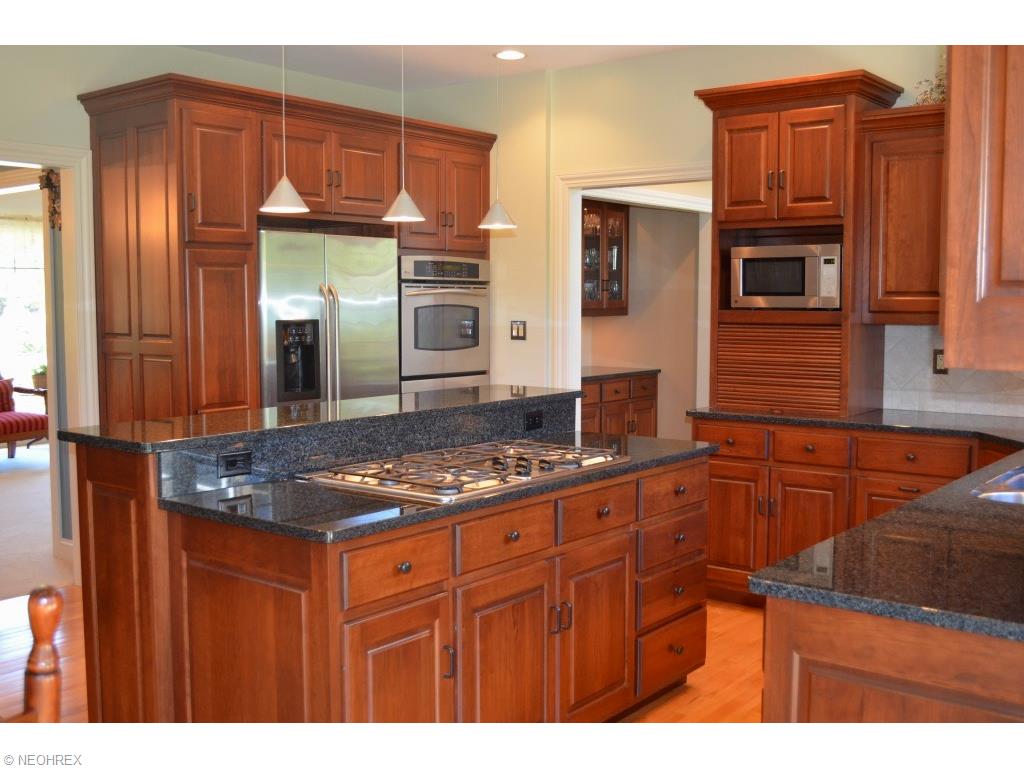 2141 Firestone Trce, Akron OH 44333