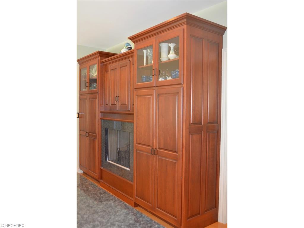 2141 Firestone Trce, Akron OH 44333
