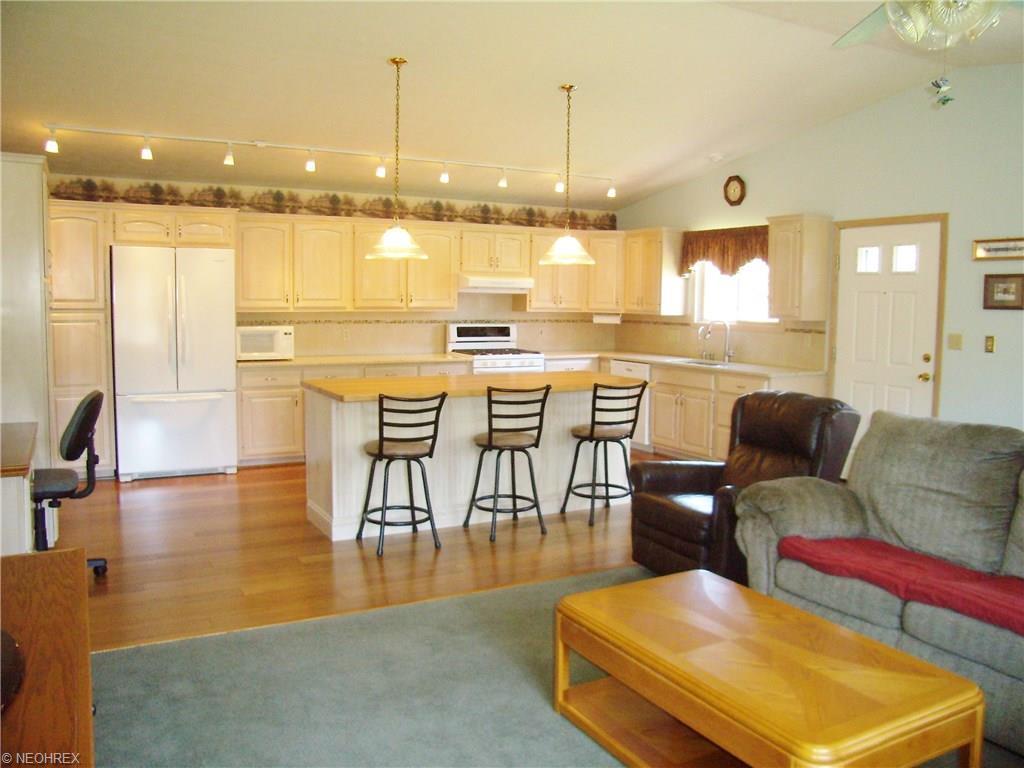 441 Beaumont Dr, Akron OH 44333