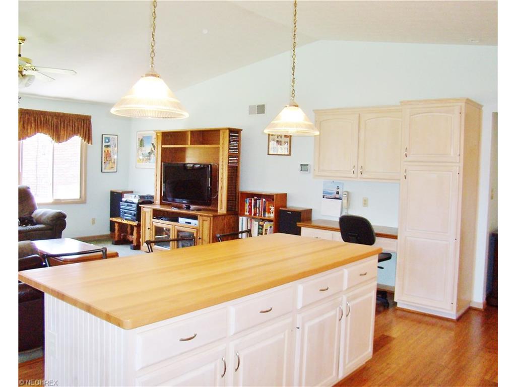 441 Beaumont Dr, Akron OH 44333