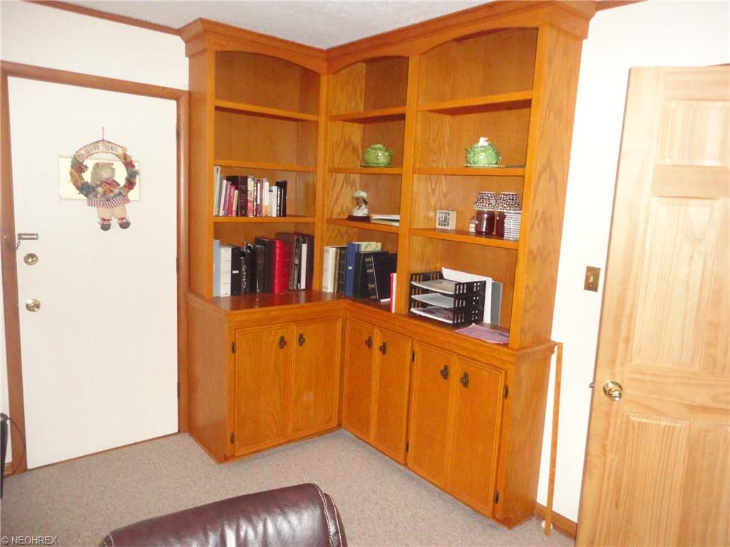For Sale: 3185 Stanley Rd Akron, OH 44333