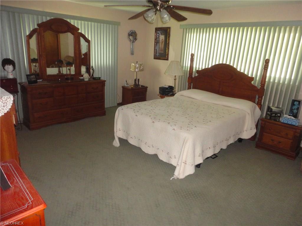 For Sale: 3185 Stanley Rd Akron, OH 44333