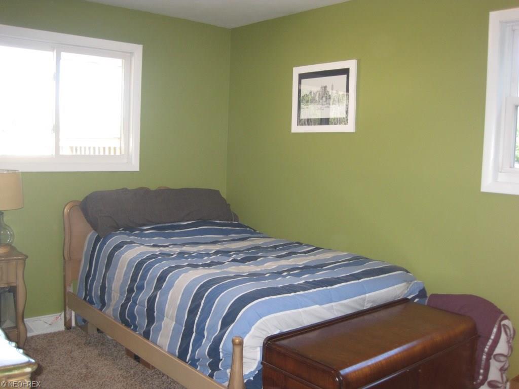 For Sale: 1174 N Medina Line Rd Akron, OH 44333