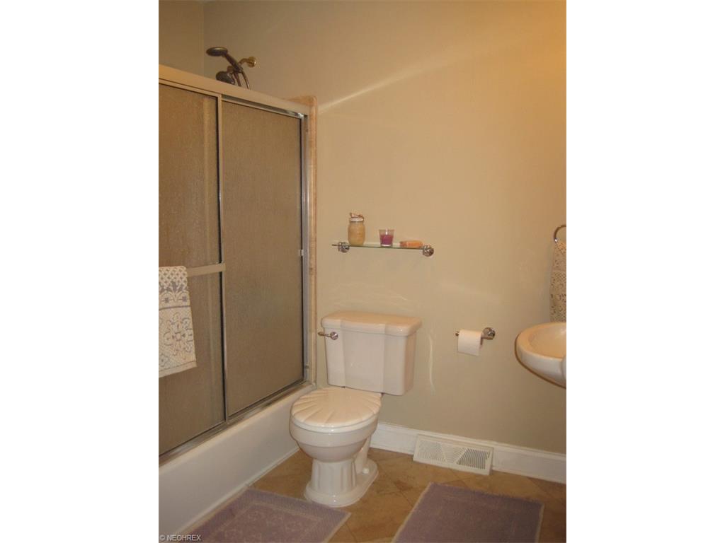 For Sale: 1174 N Medina Line Rd Akron, OH 44333