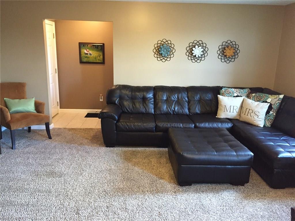3649 Indian Run Dr #APT 5, Canfield OH 44406