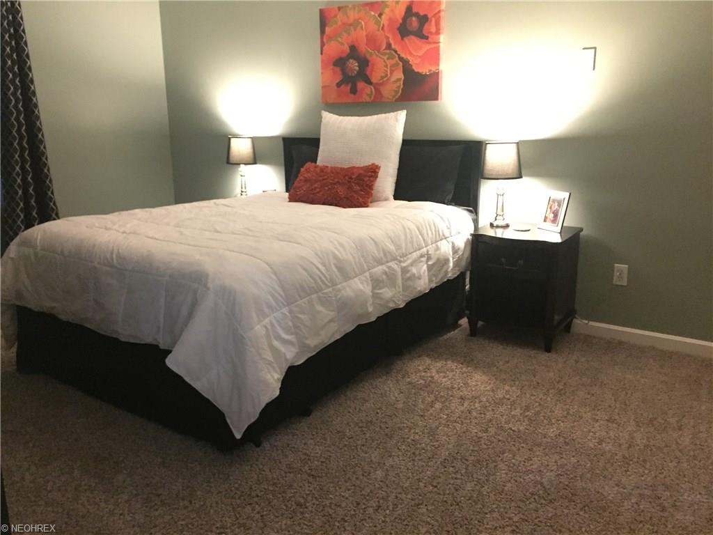 3649 Indian Run Dr #APT 5, Canfield OH 44406