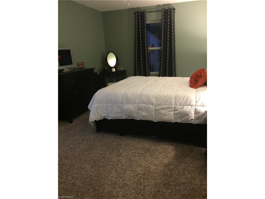 3649 Indian Run Dr #APT 5, Canfield OH 44406
