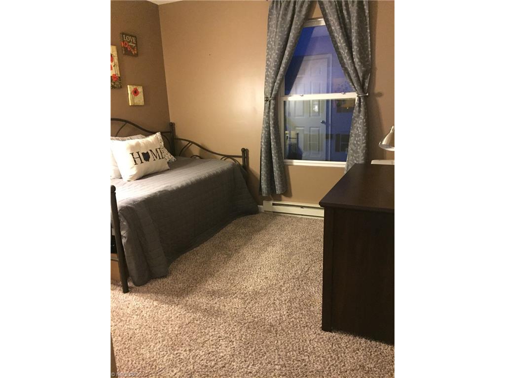 3649 Indian Run Dr #APT 5, Canfield OH 44406