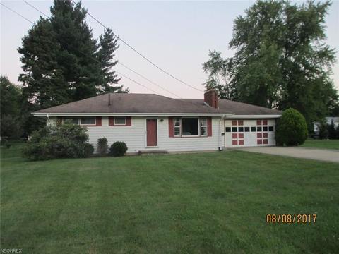445 Greenbriar Dr
