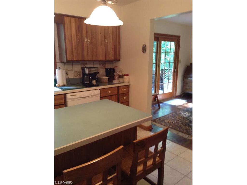 For Sale: 1595 Lake Dr Hubbard, OH 44425