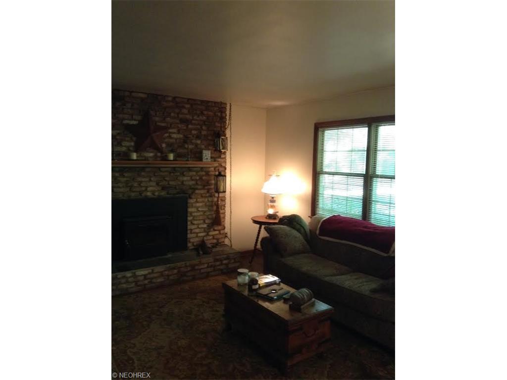 For Sale: 1595 Lake Dr Hubbard, OH 44425