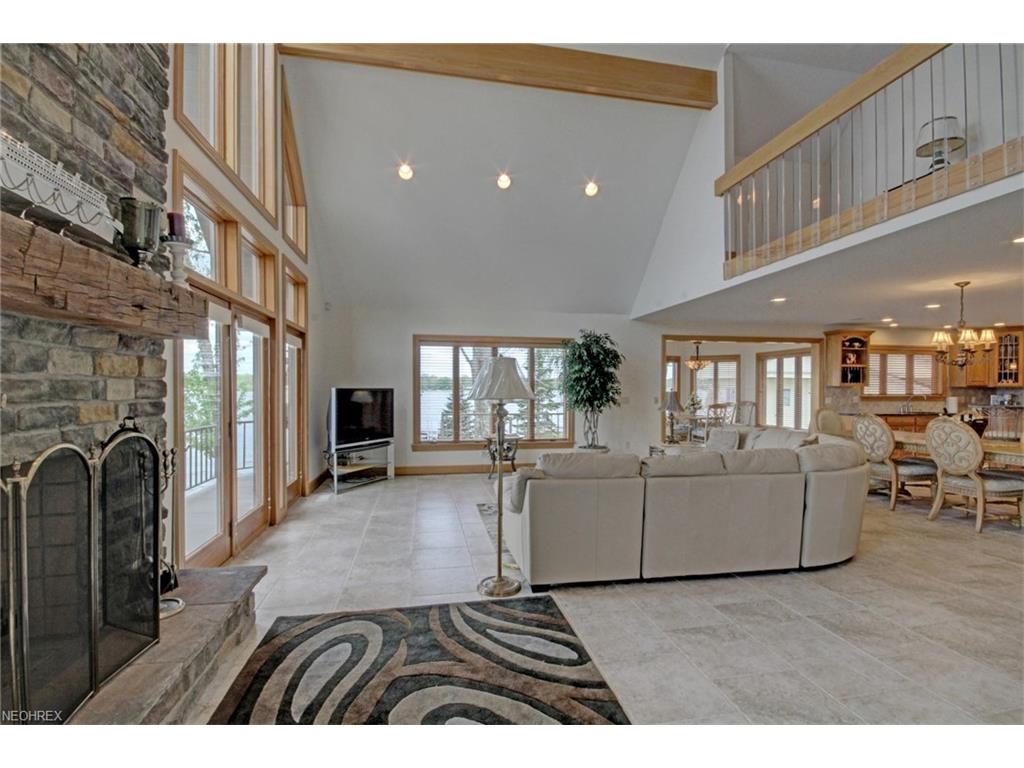 1004 Waters Edge Dr
