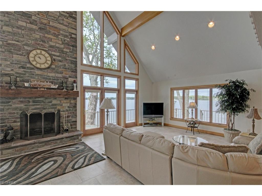 1004 Waters Edge Dr