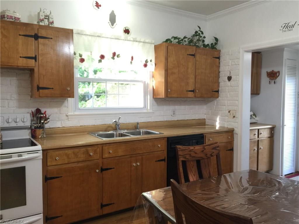 For Sale: 647 Chestnut St Leetonia, OH 44431
