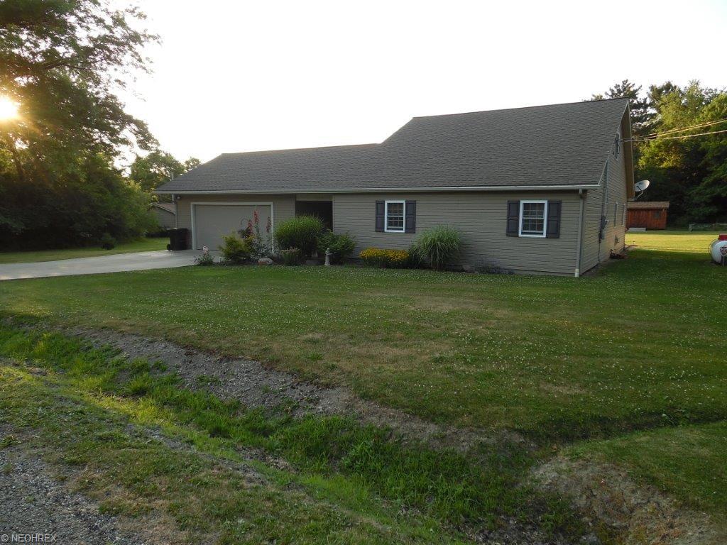 For Sale: 3780 Farm Ave Lowellville, OH 44436