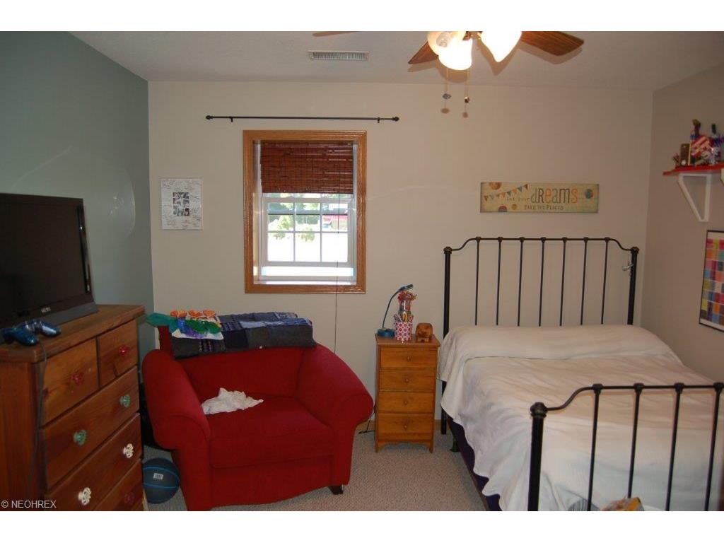 For Sale: 3780 Farm Ave Lowellville, OH 44436