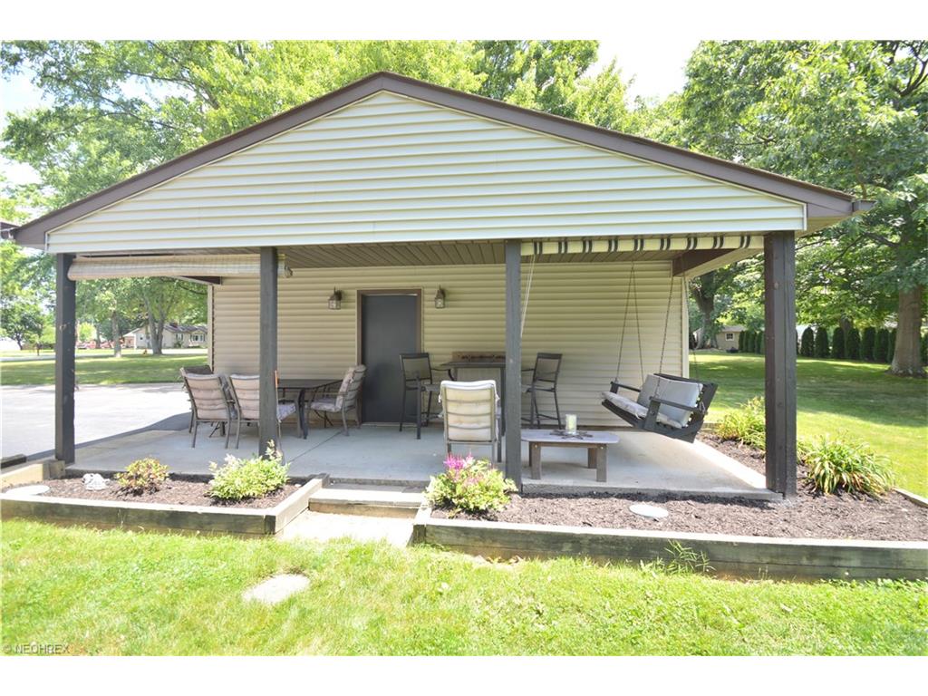 For Sale: 60 Ward Ave New Middletown, OH 44442