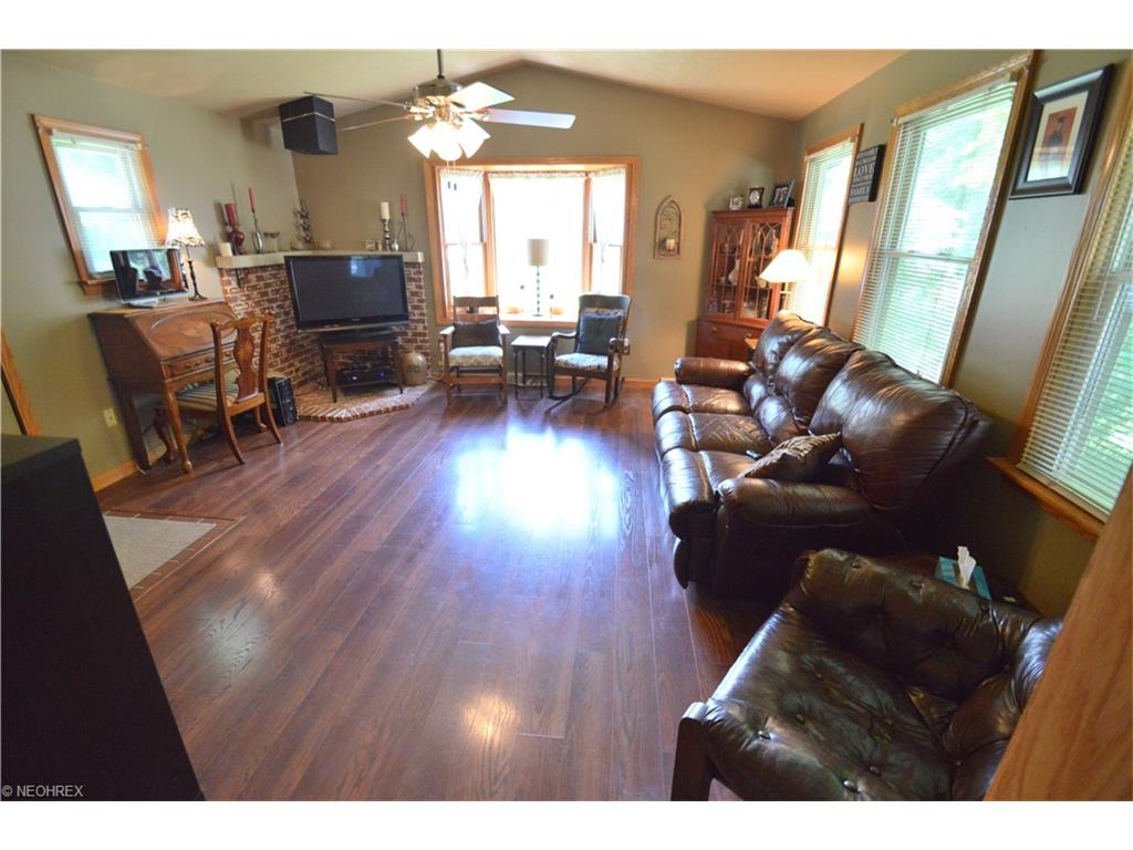 For Sale: 60 Ward Ave New Middletown, OH 44442