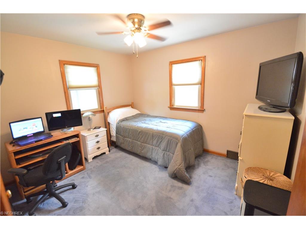 For Sale: 60 Ward Ave New Middletown, OH 44442