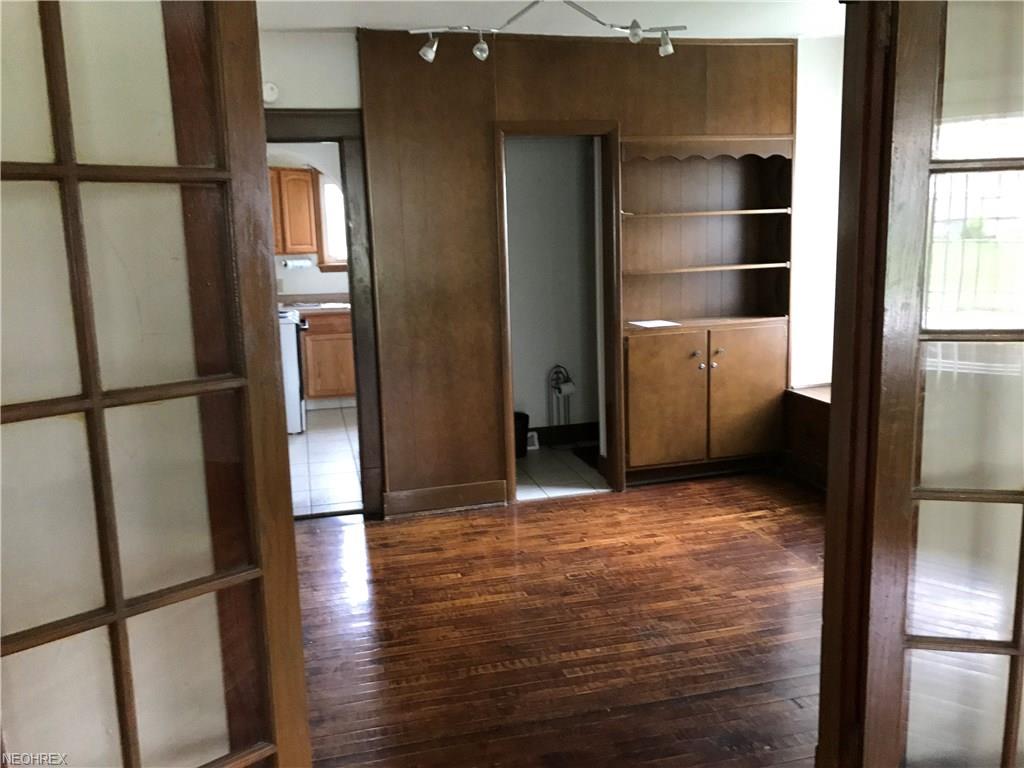 327 Orchard Ave