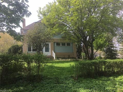 3184 Roselawn Dr