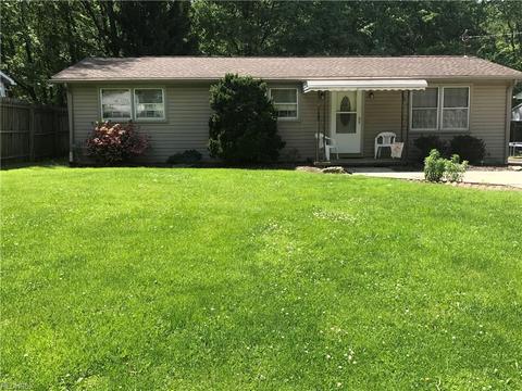 3184 Roselawn Dr