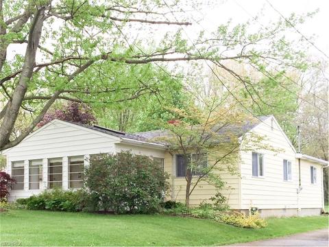 3184 Roselawn Dr