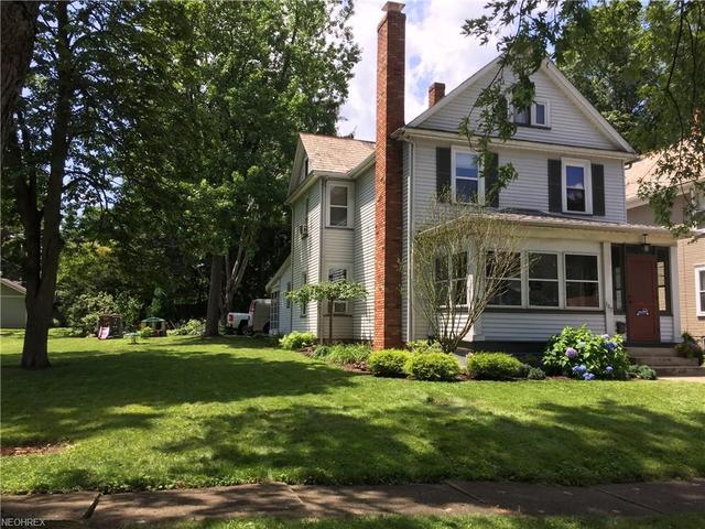 332 W 9th St