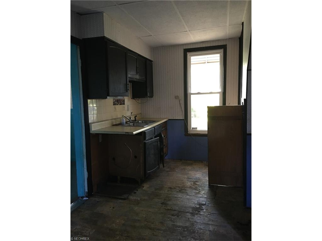 684 N Broadway Ave