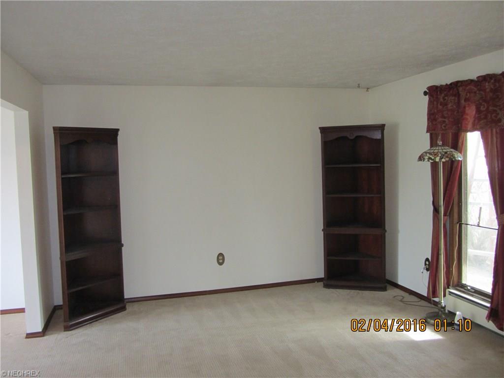 2650 Pritchard Ohltown, Warren OH 44481