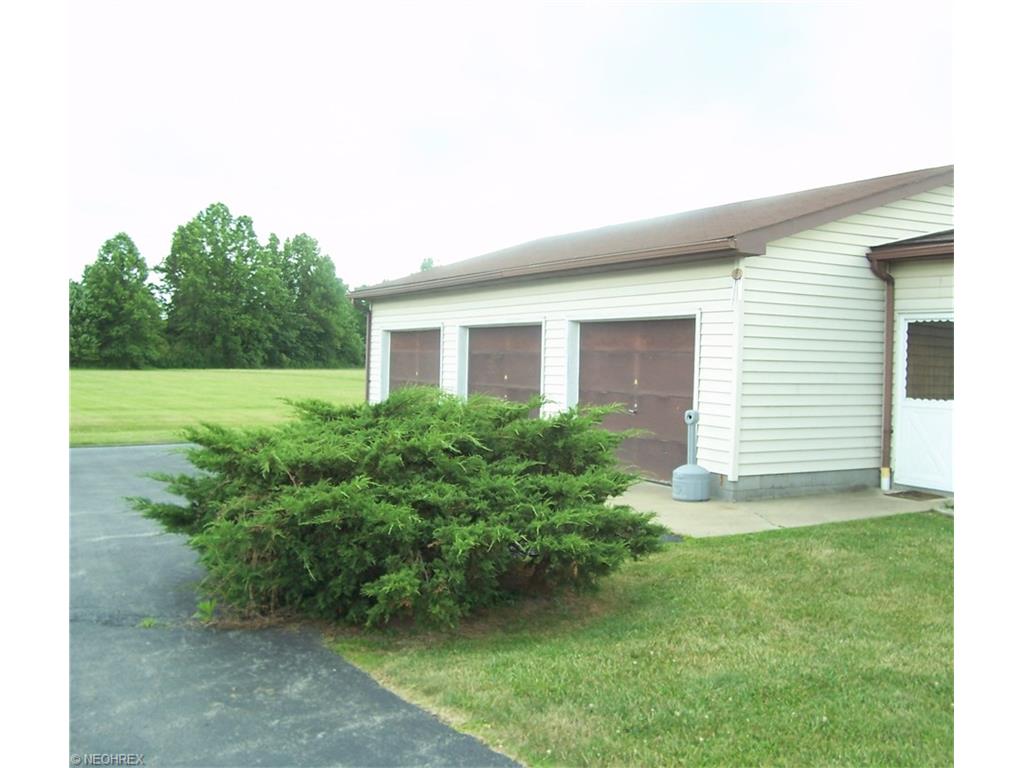 1237 Hallock Young Rd SW