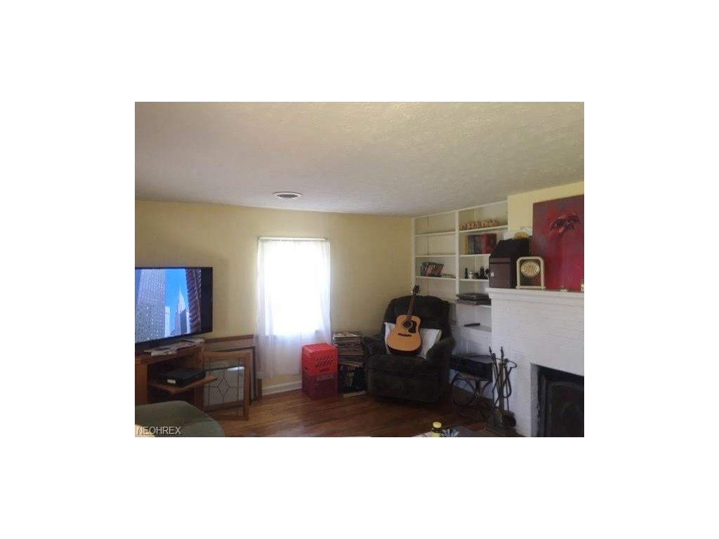 1539 Elm Rd NE