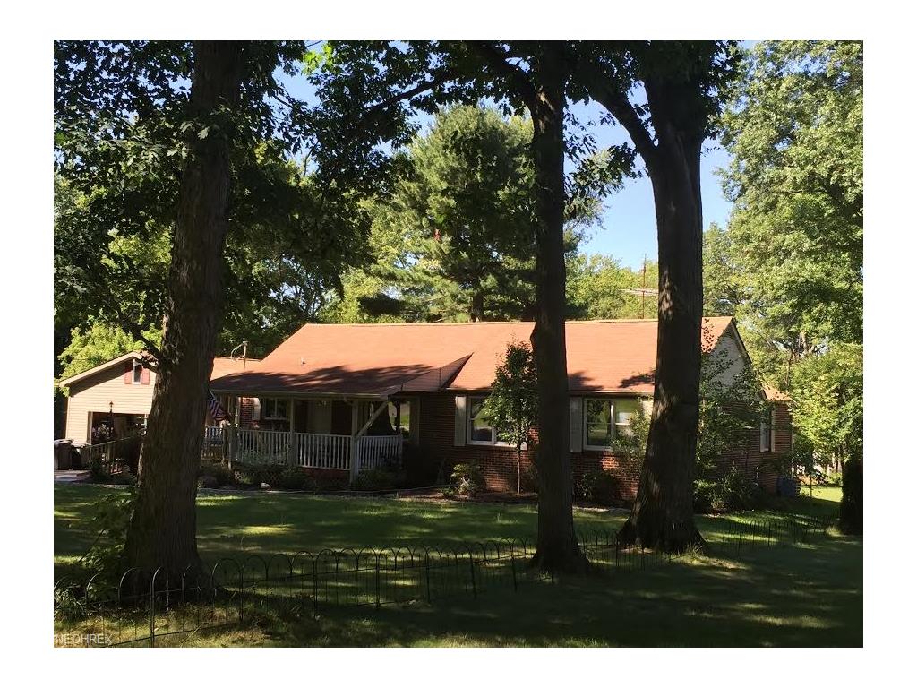 1421 White Oak Dr NE