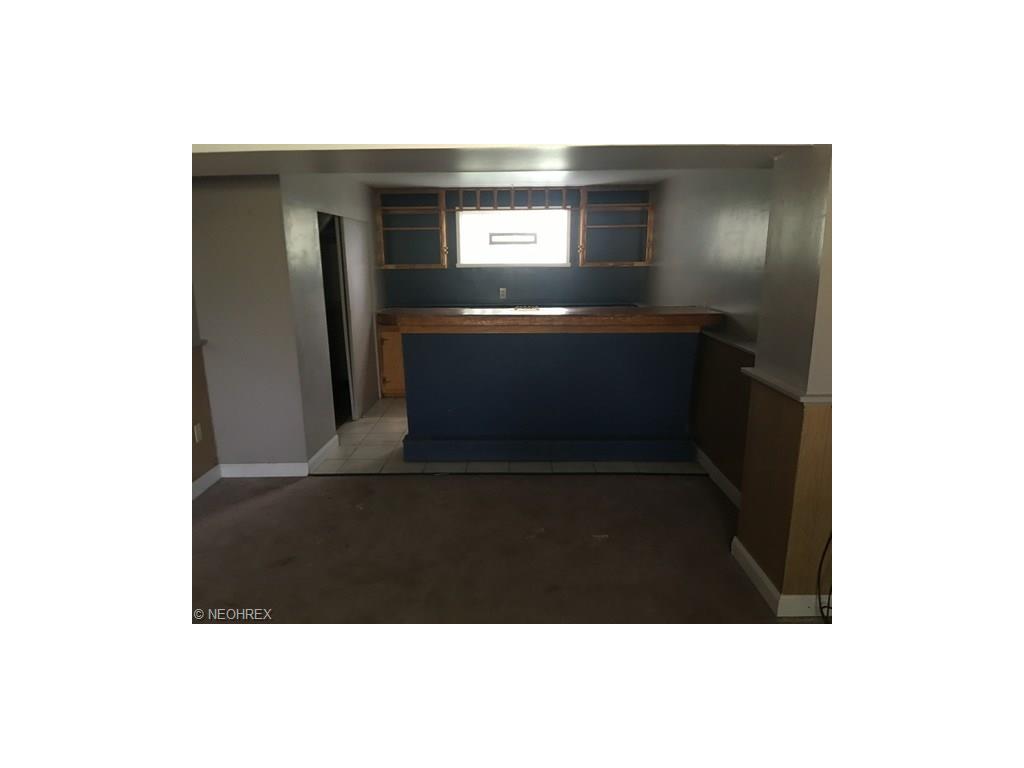 44 Ambrose Ave