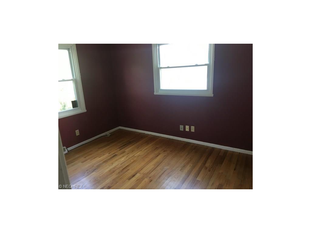 44 Ambrose Ave