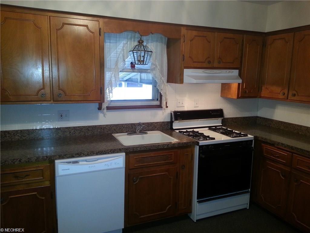 164 Manchester Ave, Youngstown OH 44509