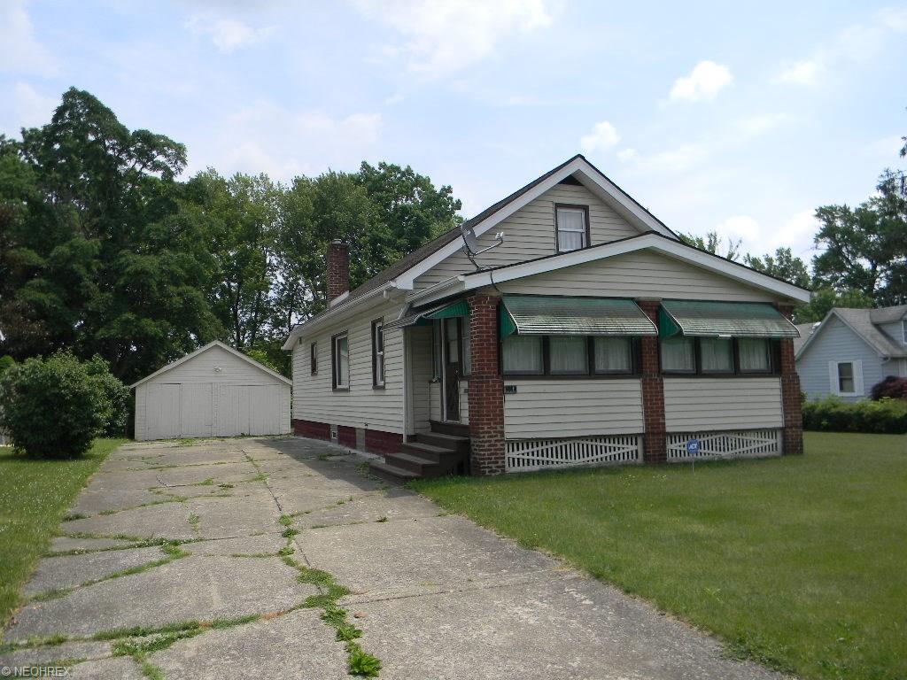 For Sale: 551 S Hazelwood Ave Youngstown, OH 44509
