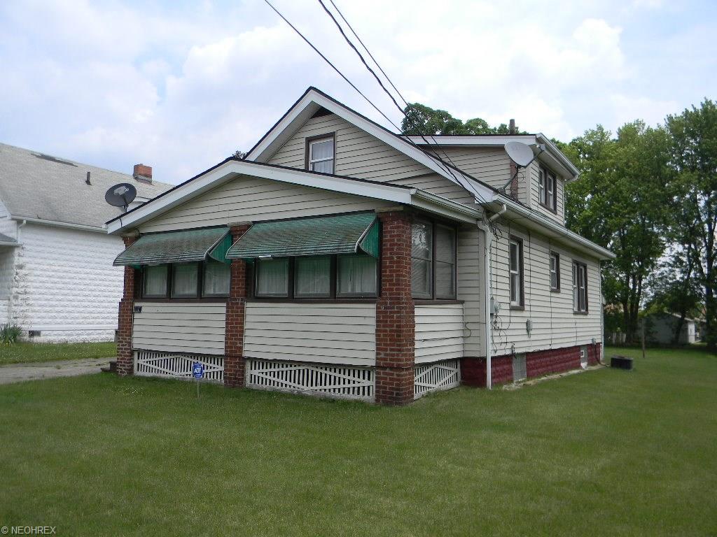 For Sale: 551 S Hazelwood Ave Youngstown, OH 44509