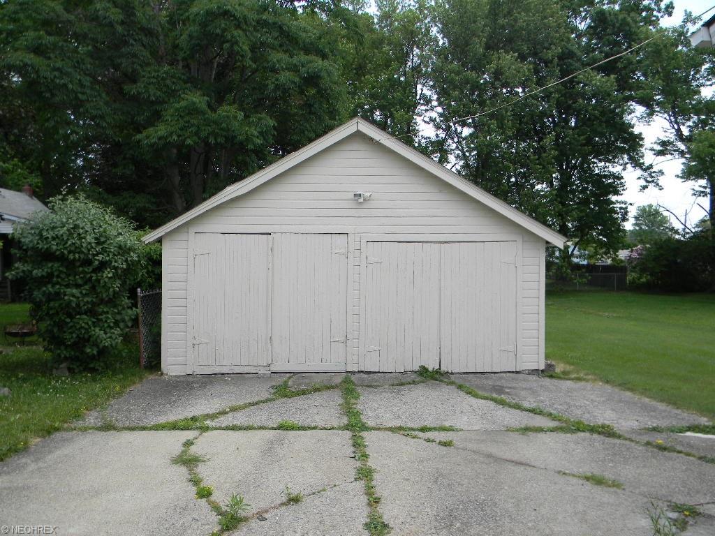 For Sale: 551 S Hazelwood Ave Youngstown, OH 44509