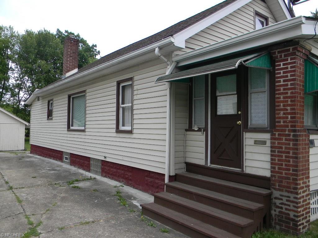 For Sale: 551 S Hazelwood Ave Youngstown, OH 44509