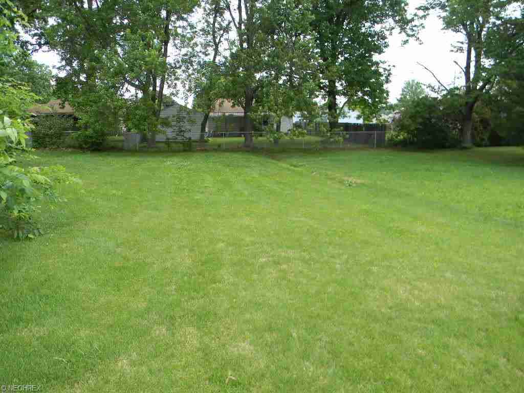 For Sale: 551 S Hazelwood Ave Youngstown, OH 44509