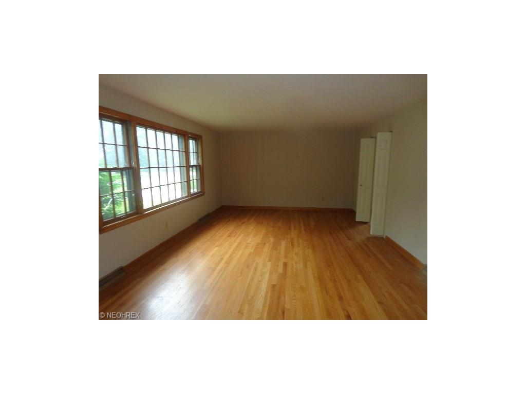 For Sale: 681 Forest Ridge Dr Youngstown, OH 44512