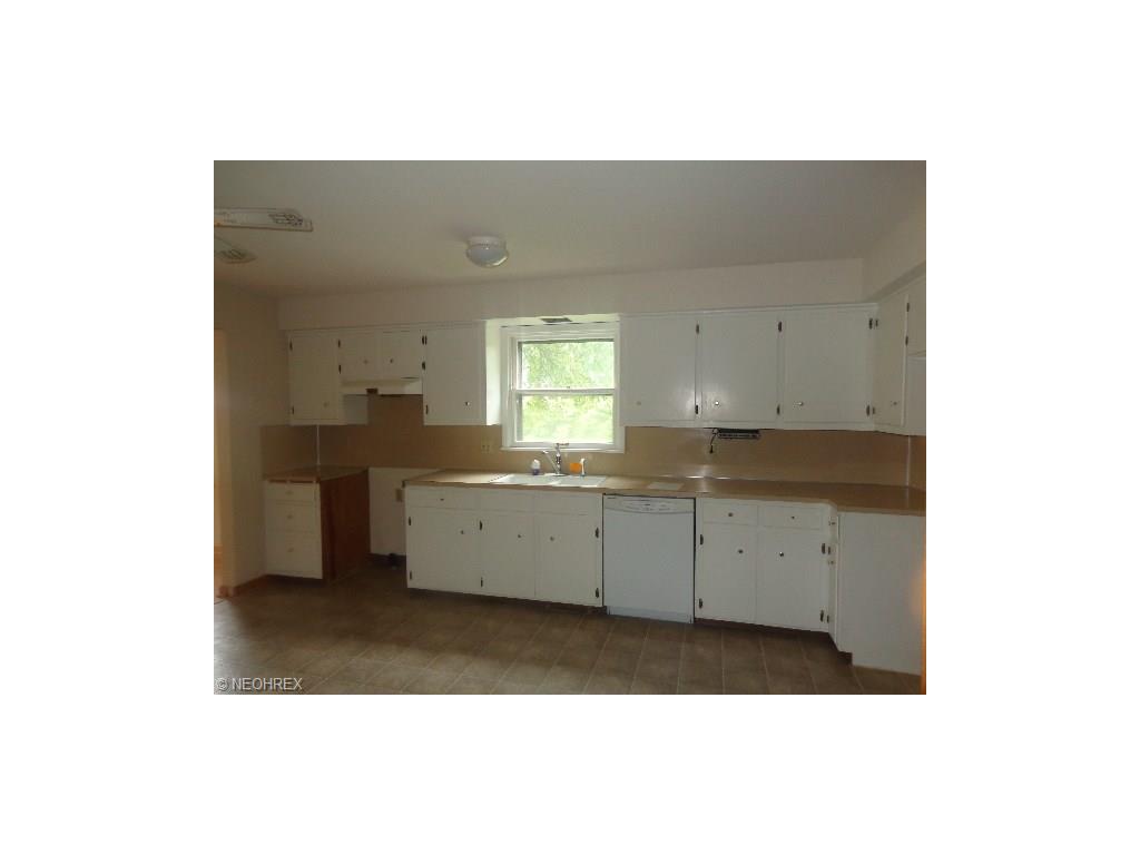 For Sale: 681 Forest Ridge Dr Youngstown, OH 44512