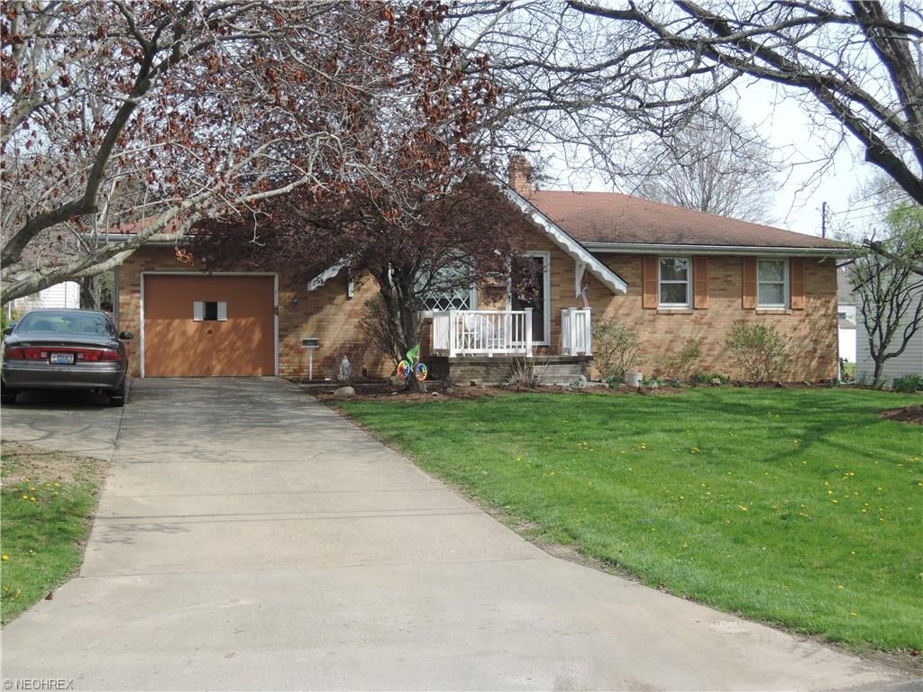 2390 Venloe Dr, Youngstown OH 44514