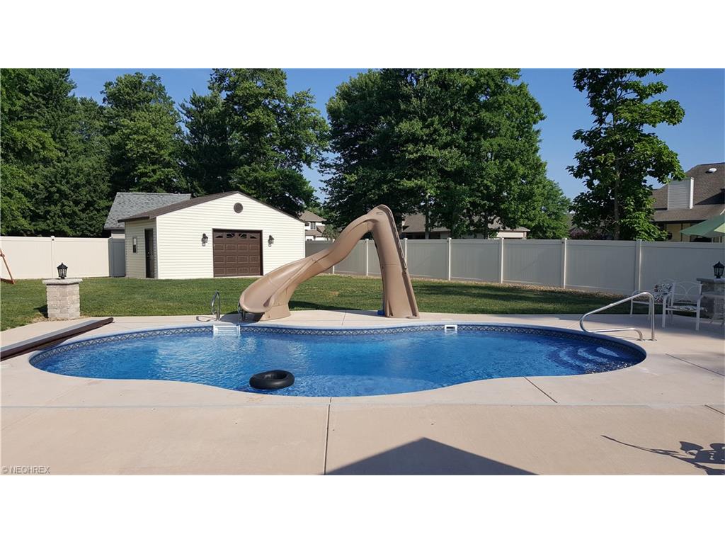 For Sale: 5407 S Saratoga Ave S Youngstown, OH 44515