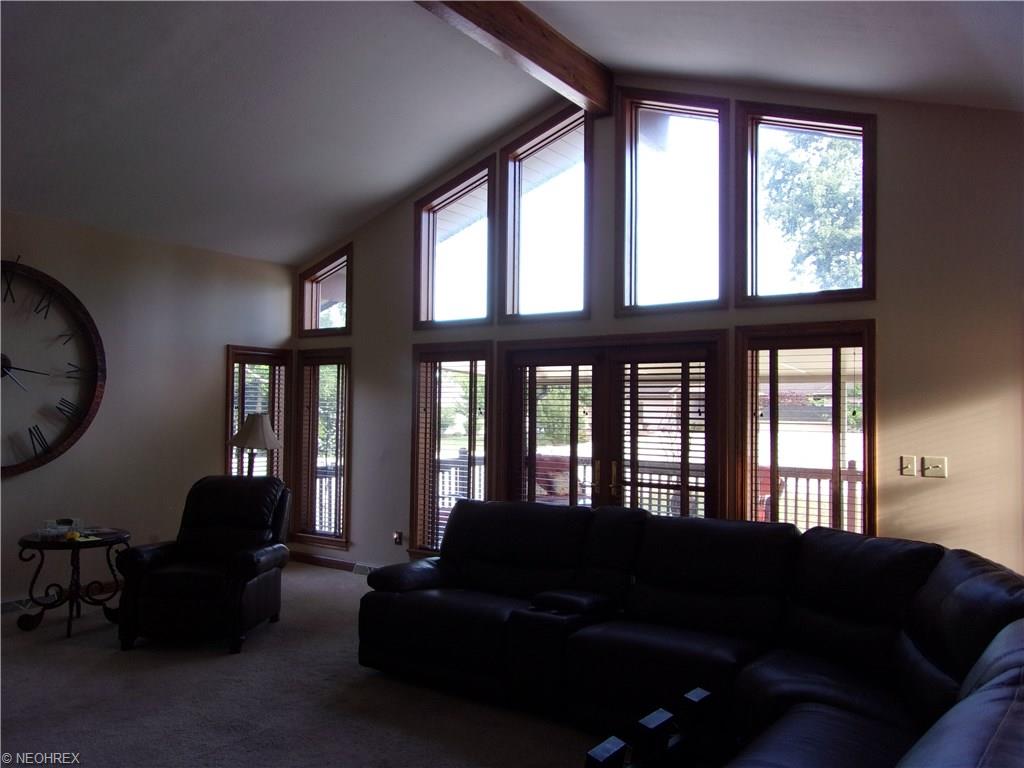 For Sale: 5407 S Saratoga Ave S Youngstown, OH 44515