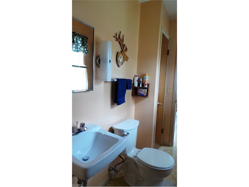 833 W 24th St