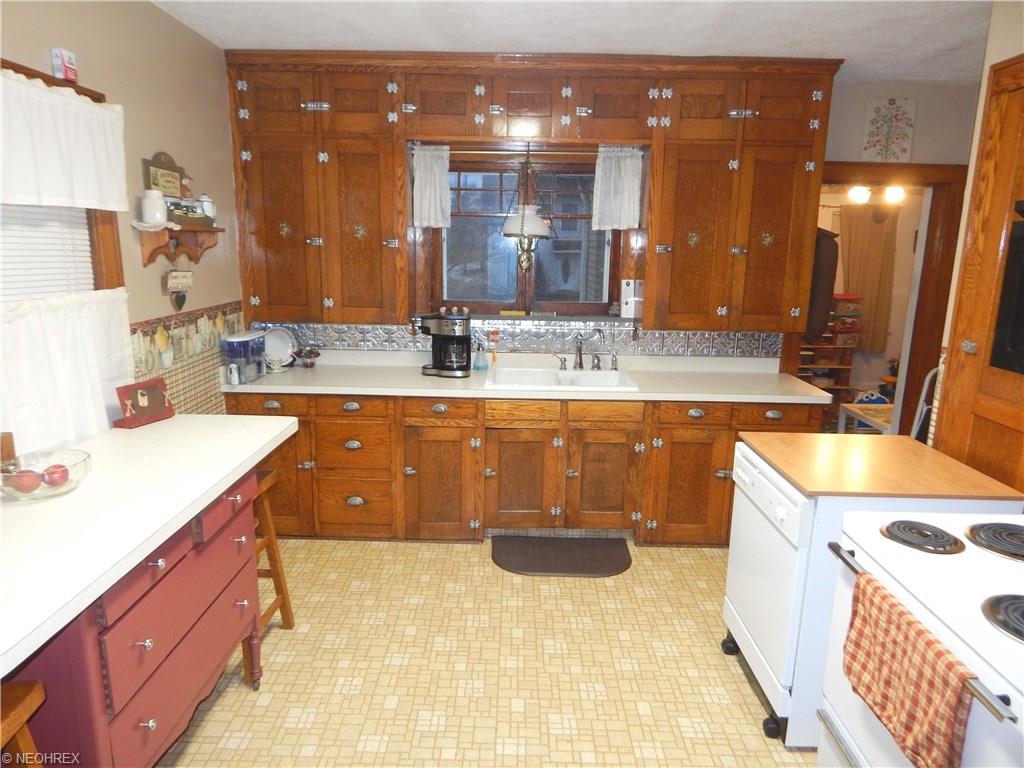 168 W Main St