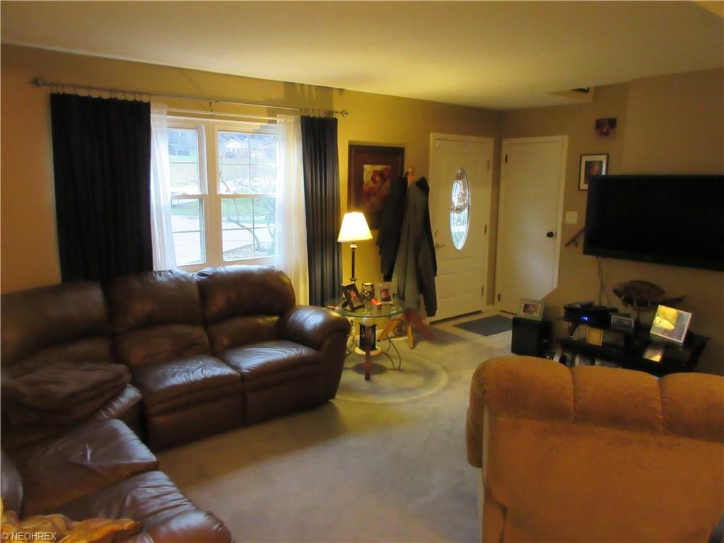 2409 Willow Brook Dr NW