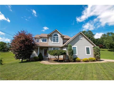 5087 Glenoak Dr NE